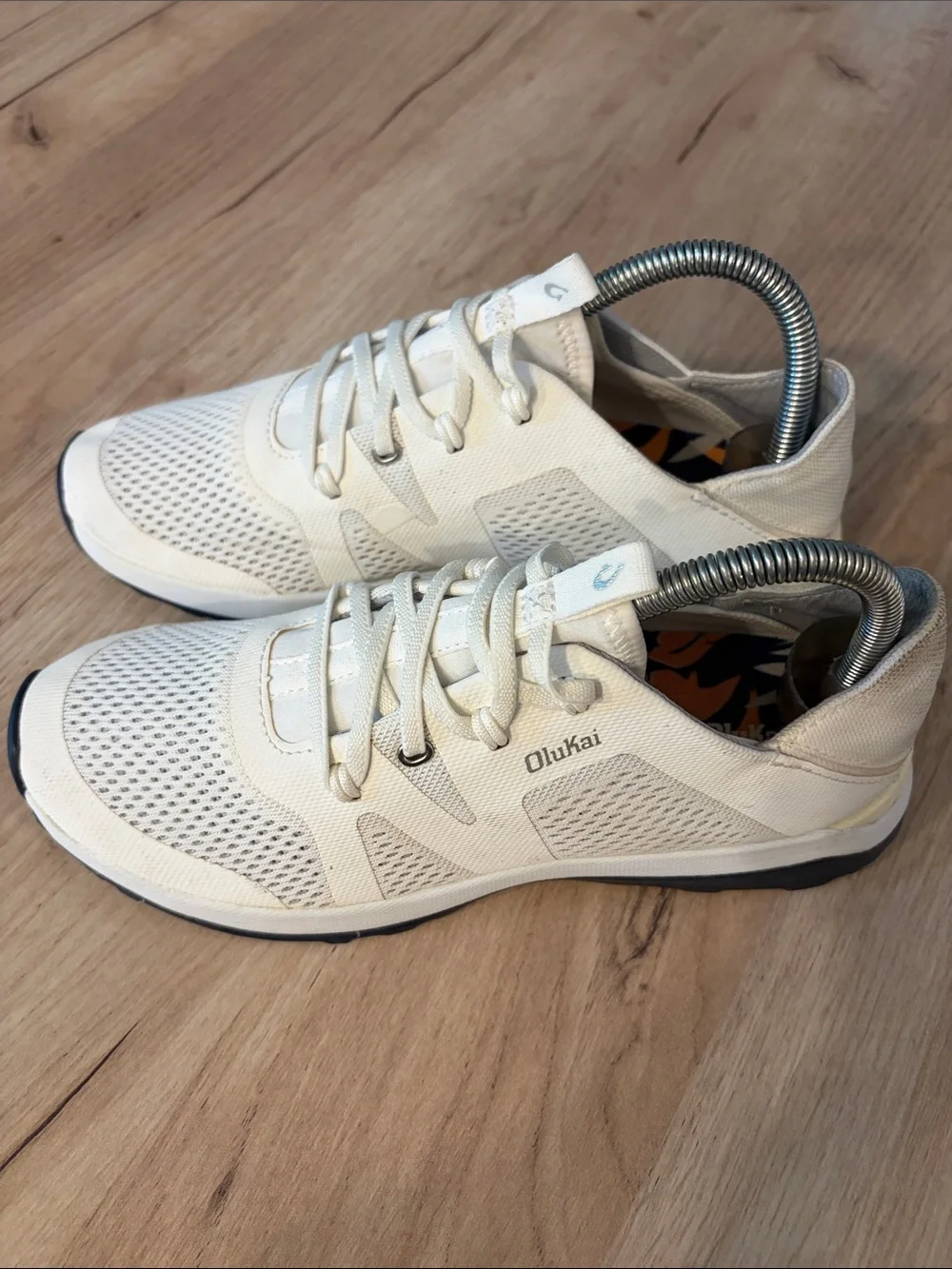 OLUKAI HUIA WHITE MESH SLIP ON ATHLETE WALKING SNEAKERS WOMENS SIZE 7.5